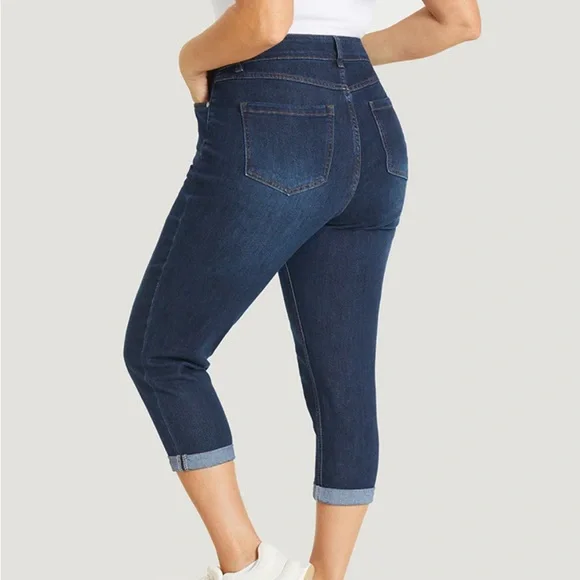 BloomChic Very Stretchy High Rise Dark Wash Cropped Jeans Size 12 & Plus Size 24 - Picture 2 of 7